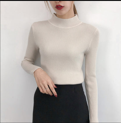Pull côtelé col montant – Élégance minimaliste