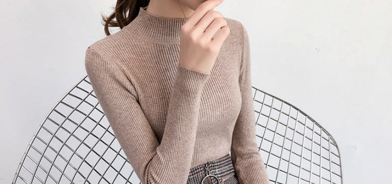 Pull côtelé col montant – Élégance minimaliste